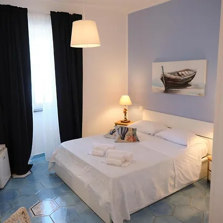 Pharus Miseni And Casa de hóspedes