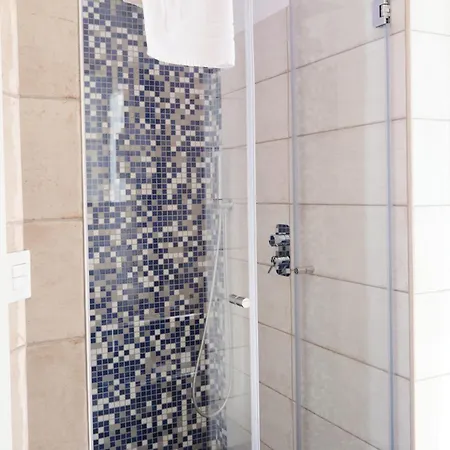 Pharus Miseni And Casa de hóspedes 4*